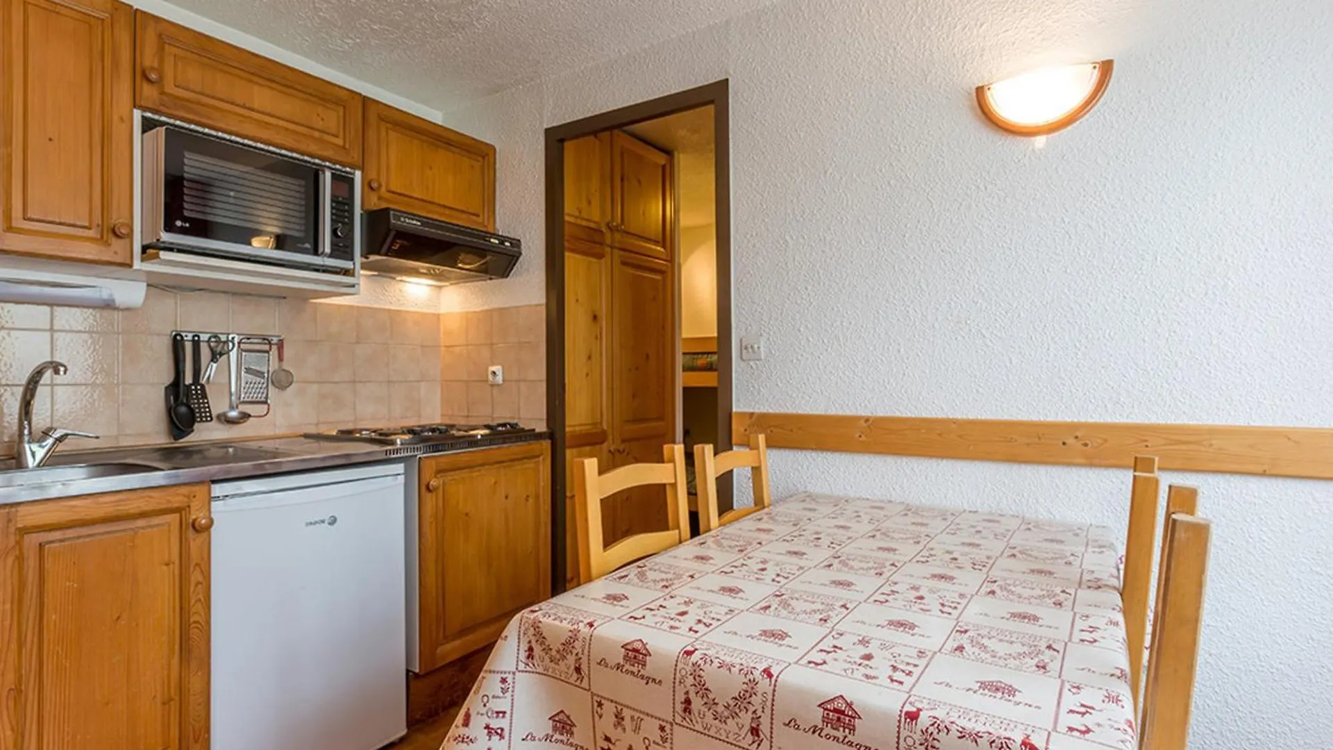 Appartement Idealement Situe Au Centre De La Clusaz, 4 Pers, Parking Et Wifi Inclus - Fr-1-437-23